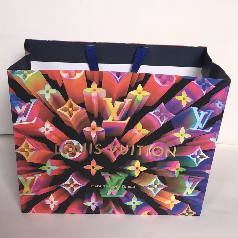 Beautiful LOUIS VUITTON shopping bag🛍